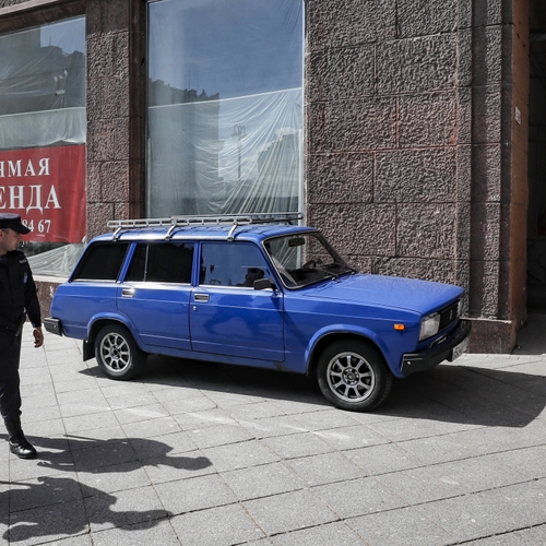 Kremlin liegt ook over economie: sancties verlammen Rusland