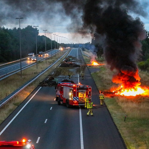 Spookrijdende terreurboeren stichten snelwegbranden