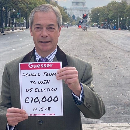 Afbeelding van 'Koning van Europa' Farage verliest tienduizend pond aan winst Joe Biden