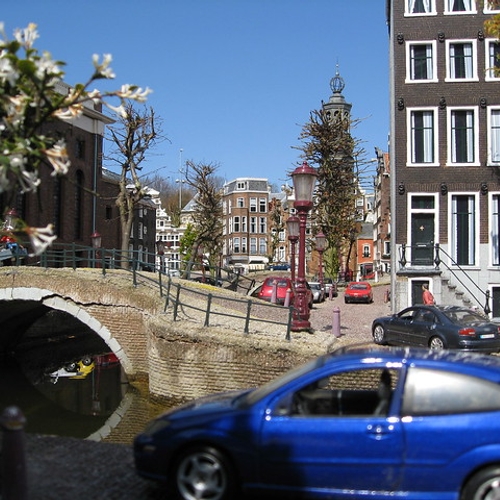 Benzine- en dieselauto's vanaf 2030 niet meer welkom in Amsterdam