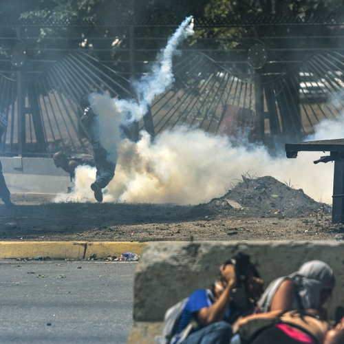 Onrust in Venezuela nadat Guaidó het leger opriep hem te steunen