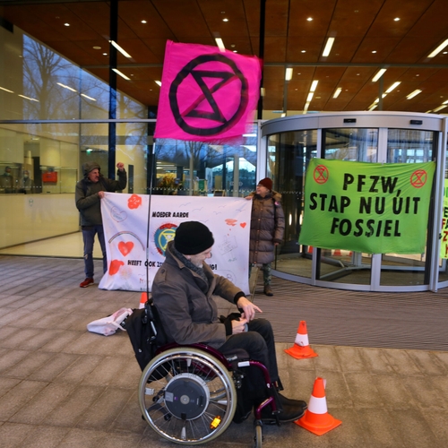 Rechter: geen straf voor vreedzame klimaatactivisten na bezetting pensioenbelegger