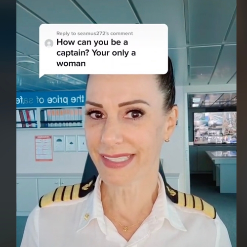 Vrouwelijke kapitein cruiseschip zet seksistische trol op z'n nummer