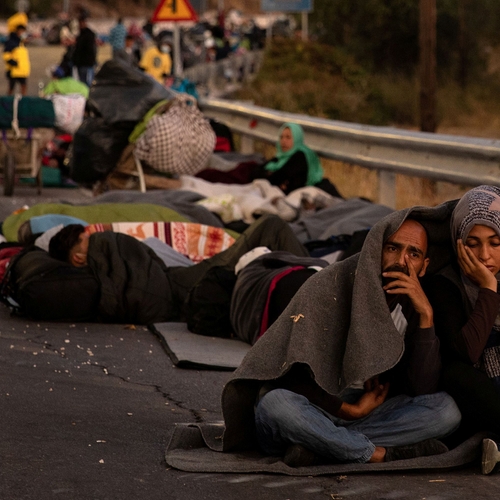 Hoe de Nederlandse politiek een probleem als dat op Lesbos aanpakt