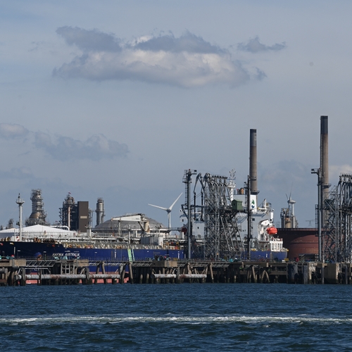 Overheden, Shell: zet méér in op hernieuwbare energie en stop met olie en gas