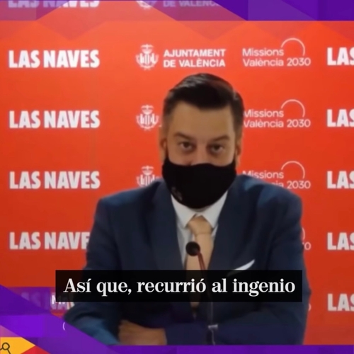 Spaanse politicus met mondkapje betrapt op playbacken perfect Engelse speech