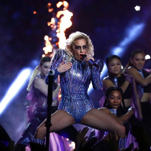 Lady Gaga maakt politiek statement tijdens Superbowl