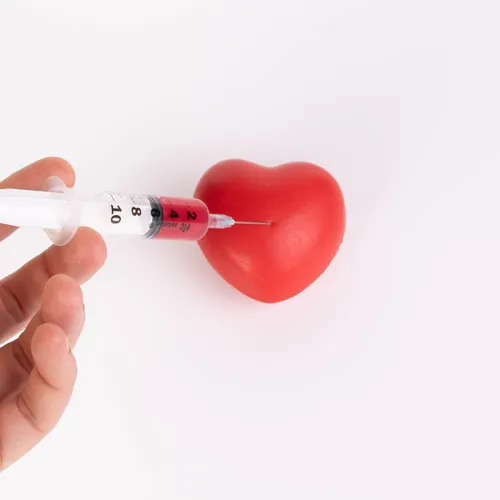 Afbeelding van Antivaxxers zorgen voor problemen in Den Haag, politie trekt wapenstok