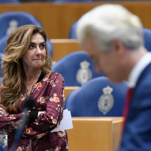 Afbeelding van Wilders zo bang voor Yesilgöz dat hij telefoon niet opneemt