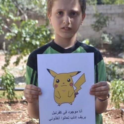 Syrische kinderen vragen om redding door te doen alsof ze Pokémons zijn