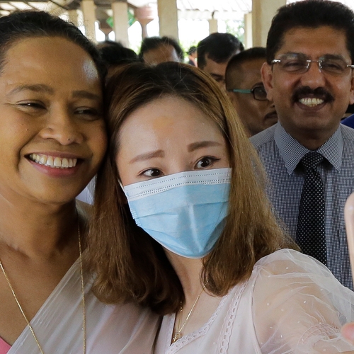 Minister Volksgezondheid die kruidendrank tegen virus aanprees nu besmet met corona