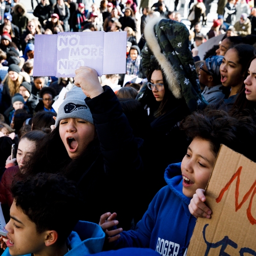 Honderdduizenden scholieren protesteren tegen wapengeweld VS