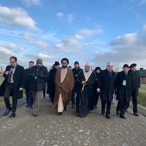 Afbeelding van Moslimleiders bezoeken Auschwitz voor Holocaust-herdenking