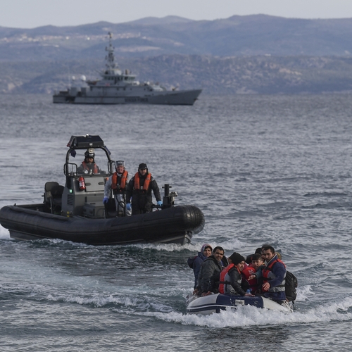 Nieuwe bewijzen voor illegale pushbacks Frontex, directeur stapt op