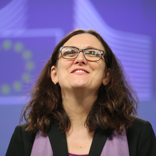 Eurocommissaris  Malmström moet stoppen met onderhandelen over TTIP en anders moeten we haar dwingen