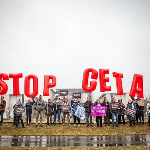 Beslis niet over CETA en referendum achter gesloten deuren