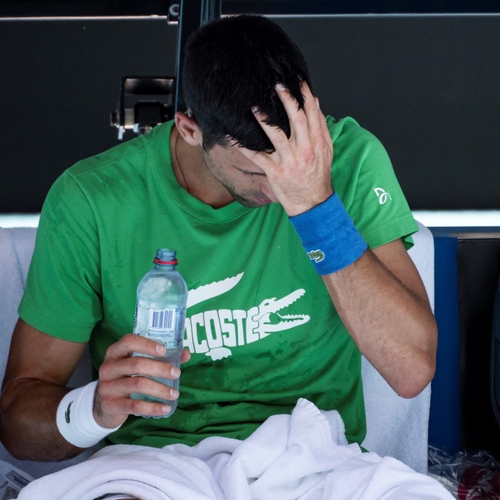 'Novax' Djokovic raakt visum kwijt en moet Australië direct verlaten