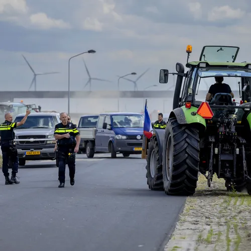 De les van Rutte en Woelders: intimidatie loont
