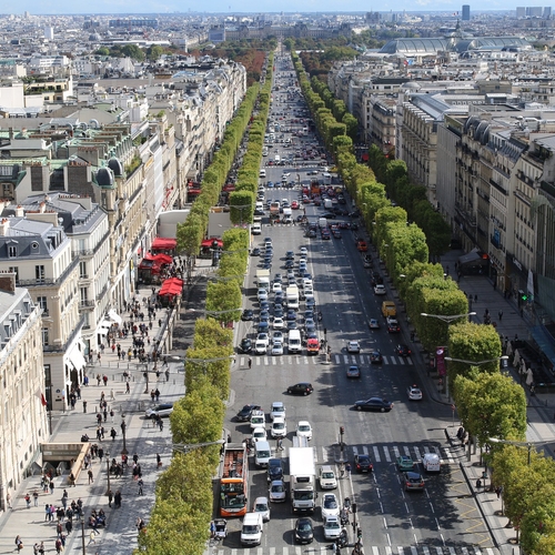 Afbeelding van Parijs verandert Champs-Élysées in groene wandelstraat