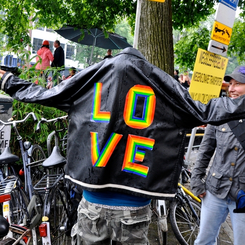 RTL Nieuws: Terroristen wilden aanslag plegen op Pride