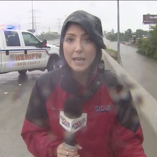 Kijken! Journaliste redt live op TV leven van vrachtwagenchauffeur