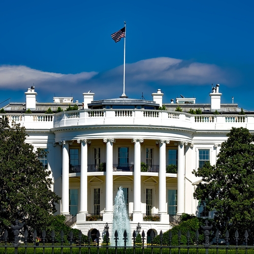 Vrees voor corona-uitbraak in het Witte Huis