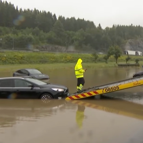Ongekend noodweer teistert dagenlang Scandinavië: overstromingen, damdoorbraak, wegafsluitingen, evacuaties