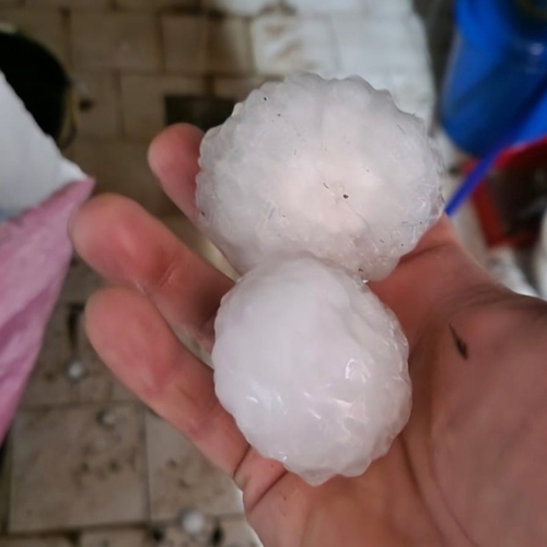 Horrorhagel treft Spanje, auto's op grote schaal verwoest en dit is nog maar het begin