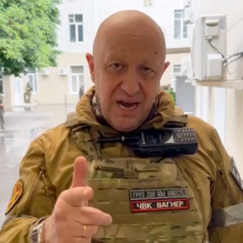 Extremistisch Wagner-leger belooft op te rukken naar Kremlin, Moskou kondigt noodtoestand af