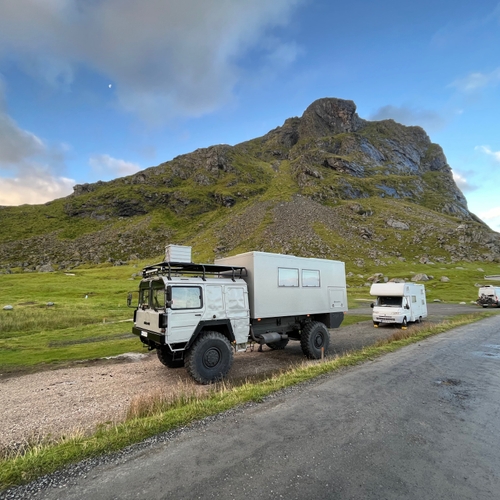 Noorwegen wordt overspoeld door gelukszoekers met campers, inwoners eisen maatregelen