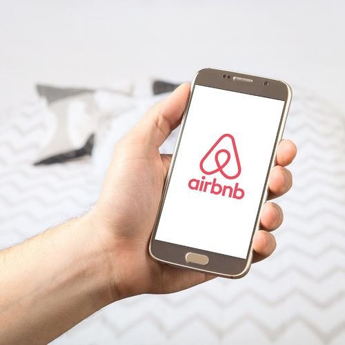 Afbeelding van Airbnb moet miljoenen aan onterechte servicekosten terugbetalen