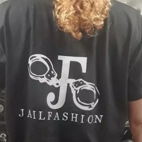Afbeelding van Almelose gedetineerden beginnen kledingmerk