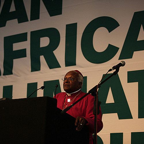 Afbeelding van Desmond Tutu stopt als ambassadeur Oxfam na seksschandaal