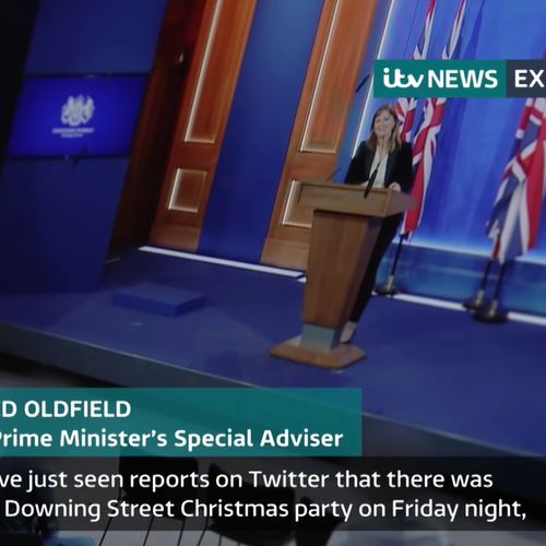 Afbeelding van Gelekte video die toont dat Boris Johnson liegt over illegaal Kerstfeest slaat in als een bom