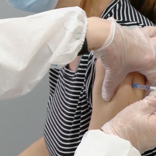 Afbeelding van Servië betaalt burgers 25 euro om zich te laten vaccineren