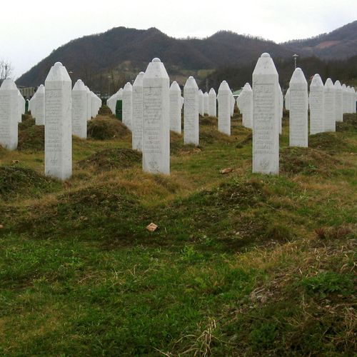 Afbeelding van Vrijgegeven notulen laten zien: kabinet worstelde in 1993 al met Srebrenica