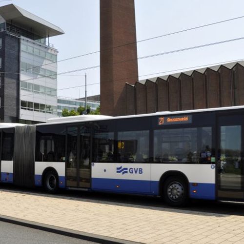 Afbeelding van Amsterdamse buschauffeur mishandeld door mondkapjesweigeraar
