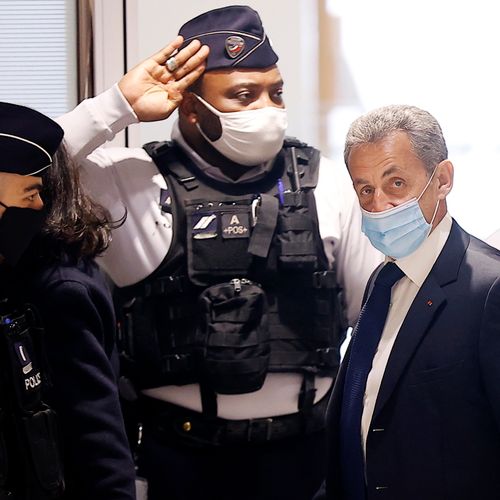 Afbeelding van Franse rechter veroordeelt oud-president Sarkozy tot jaar huisarrest wegens corruptie