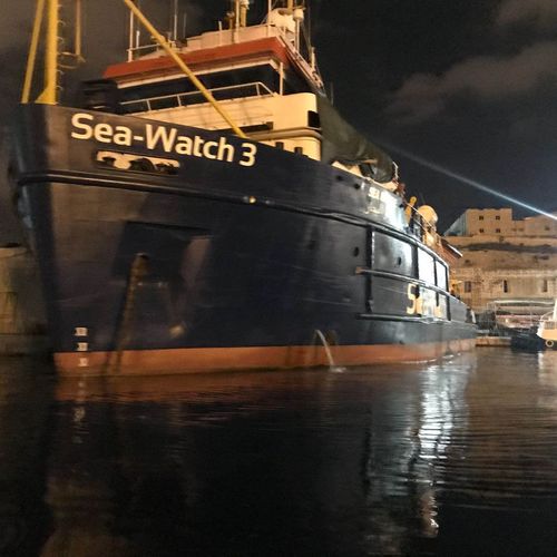 Afbeelding van Napels wil SeaWatch laten aanmeren, tegen wil regering Italië in