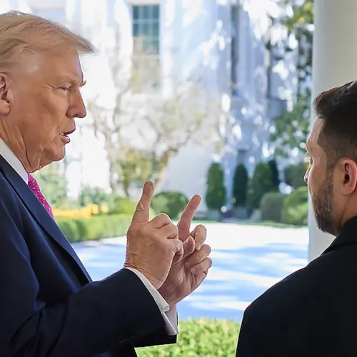 Trump scheldt Zelensky verrot, wil Poetin overwinning schenken om oorlog te beëindigen