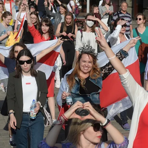 Vrijheid is fragiel en vraagt onze inzet, kijk maar eens drie landsgrenzen verder